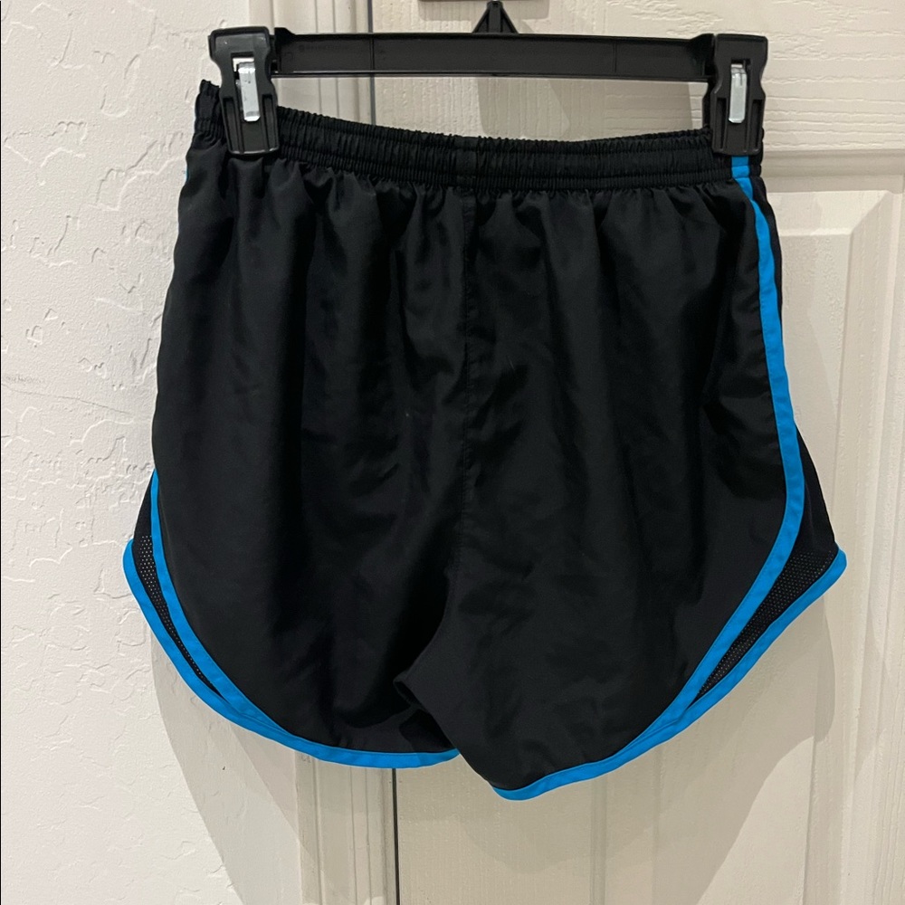 Nike Dri-fit shorts - Picture 3 of 4